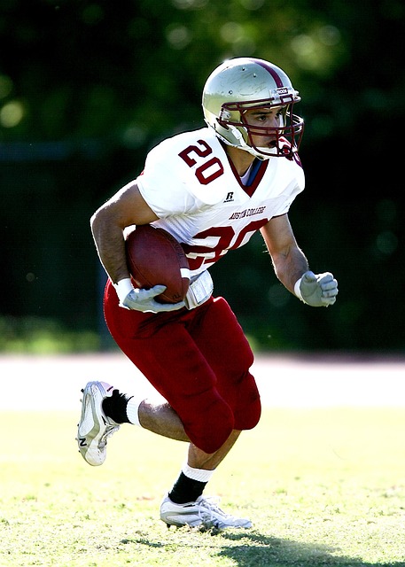 逆天小克鲁伊维特社媒遭印尼球迷围攻：让你爸滚回家！下课！.